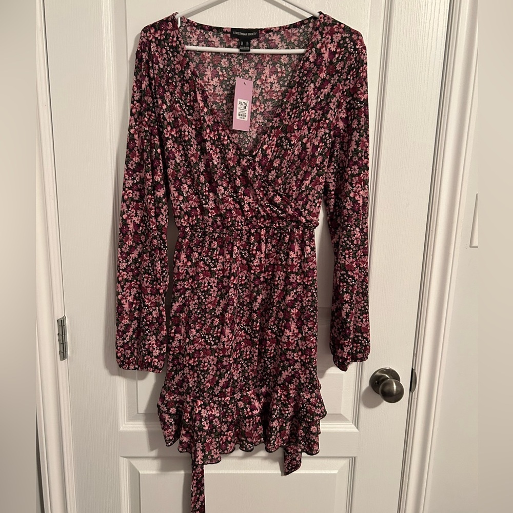 Streetwear Society Black and Pink Floral Long Sleeve Dress